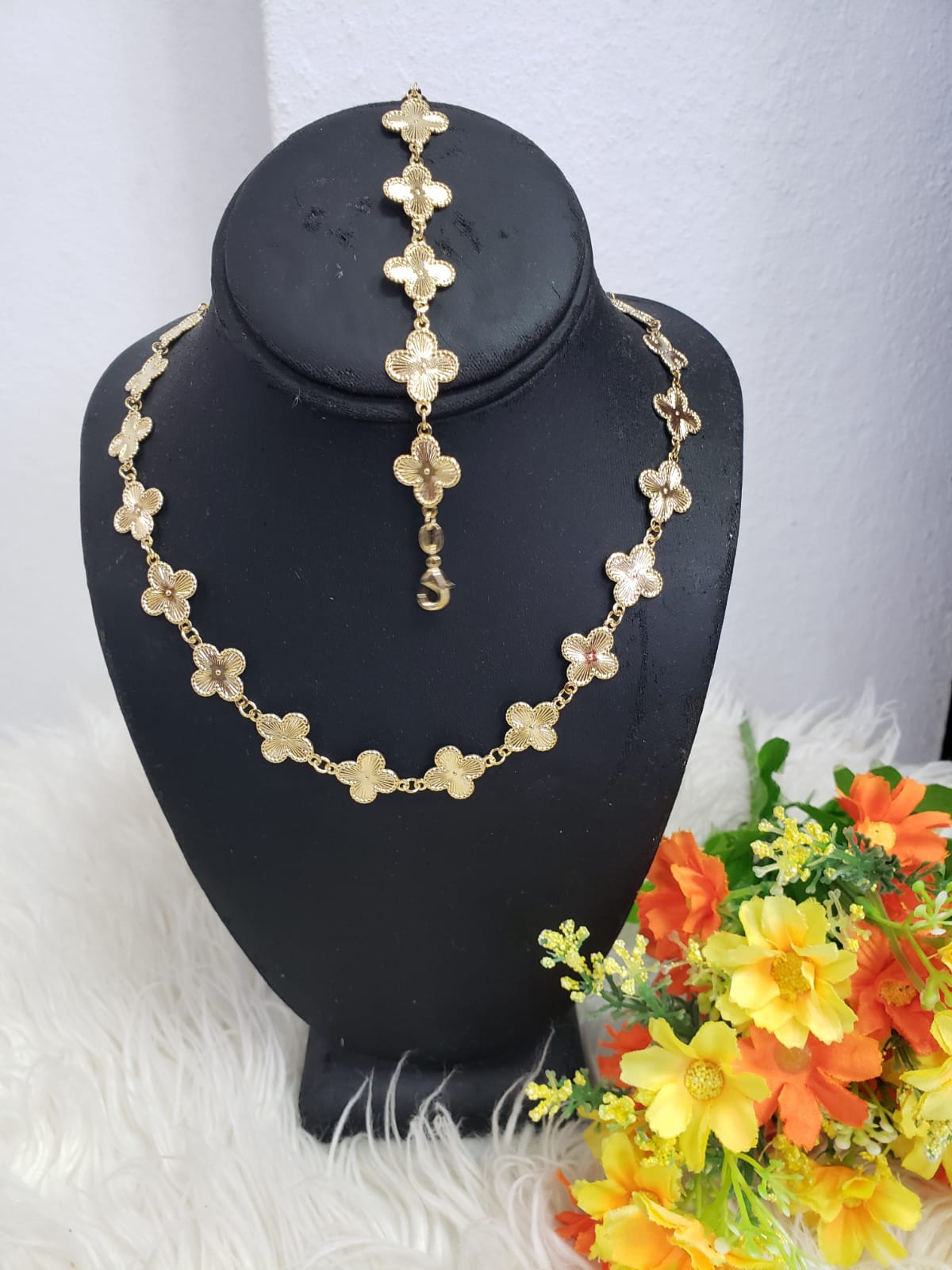 Sunburst Flower Charm Necklace Set