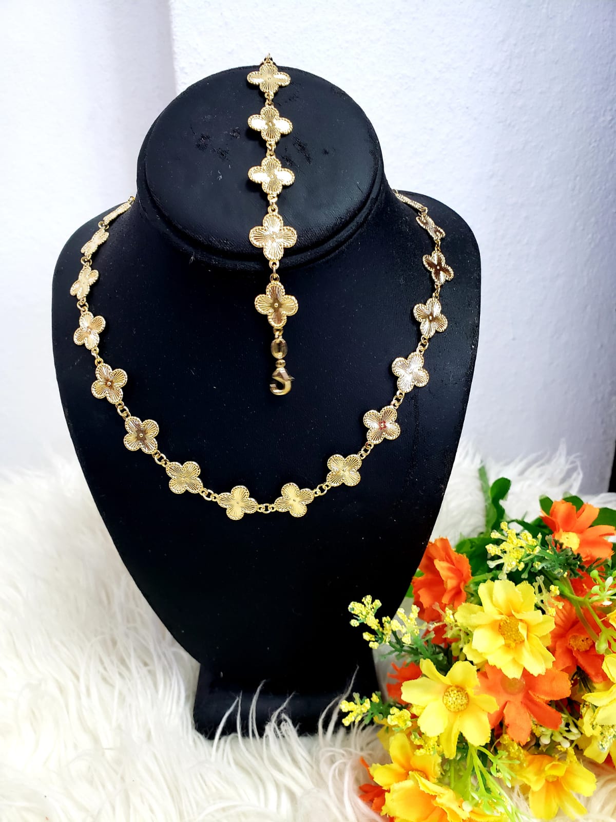Sunburst Flower Charm Necklace Set