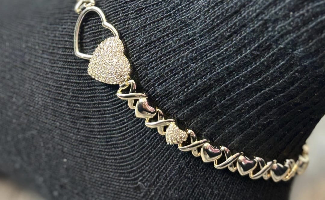 Hearts and Kisses Anklet