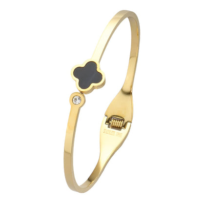 Golden Luxe Clover Cuff