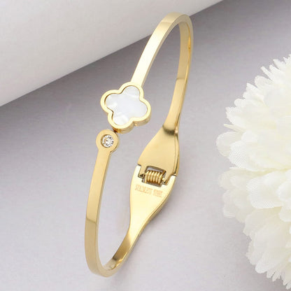 Golden Luxe Clover Cuff